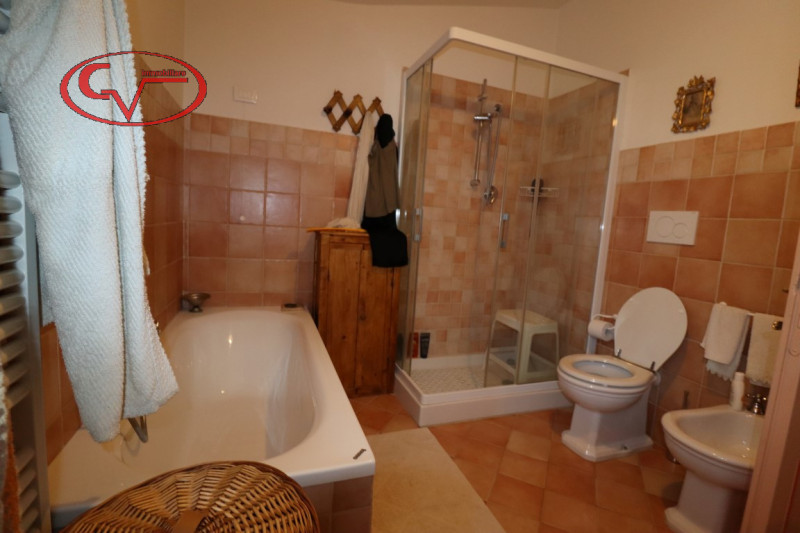 Immagine 49 di Villa in vendita  in vald'ambra a Bucine