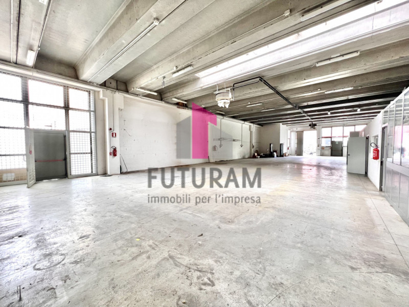 Immagine 7 di Capannone industriale in affitto  in STRADA DEI PIZZOLATI a Vicenza