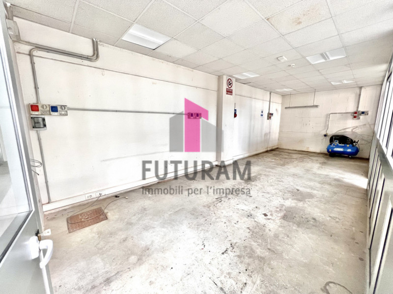 Immagine 20 di Capannone industriale in affitto  in STRADA DEI PIZZOLATI a Vicenza