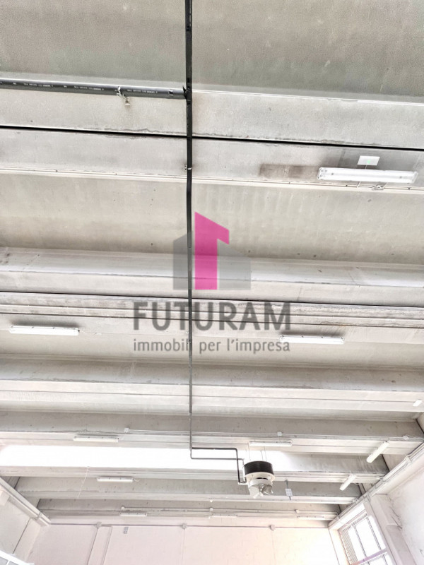 Immagine 21 di Capannone industriale in affitto  in STRADA DEI PIZZOLATI a Vicenza