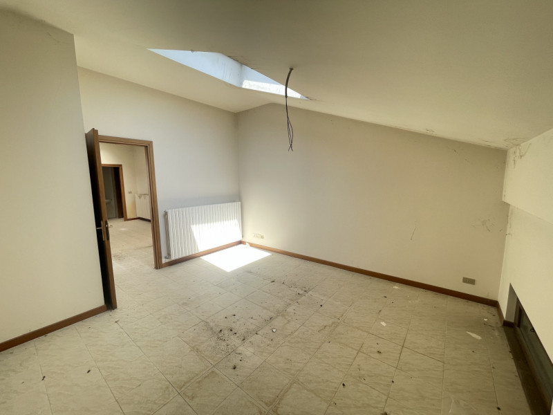 Immagine 4 di Appartamento in vendita  a Suzzara