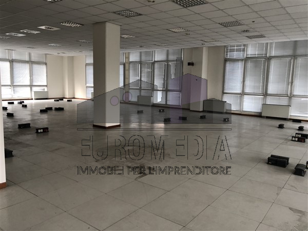 Immagine 2 di Ufficio in vendita  a Vicenza