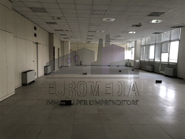 Immagine 2 di Ufficio in vendita  a Vicenza