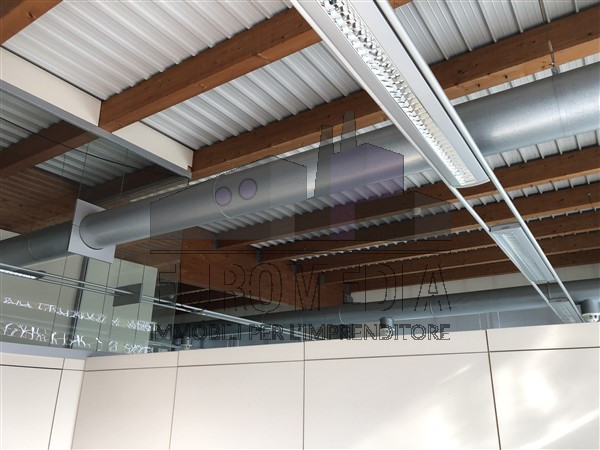 Immagine 3 di Ufficio in vendita  a Vicenza