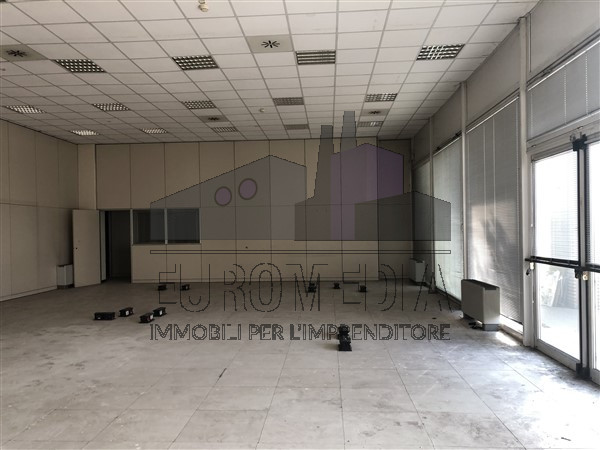 Immagine 13 di Ufficio in vendita  a Vicenza