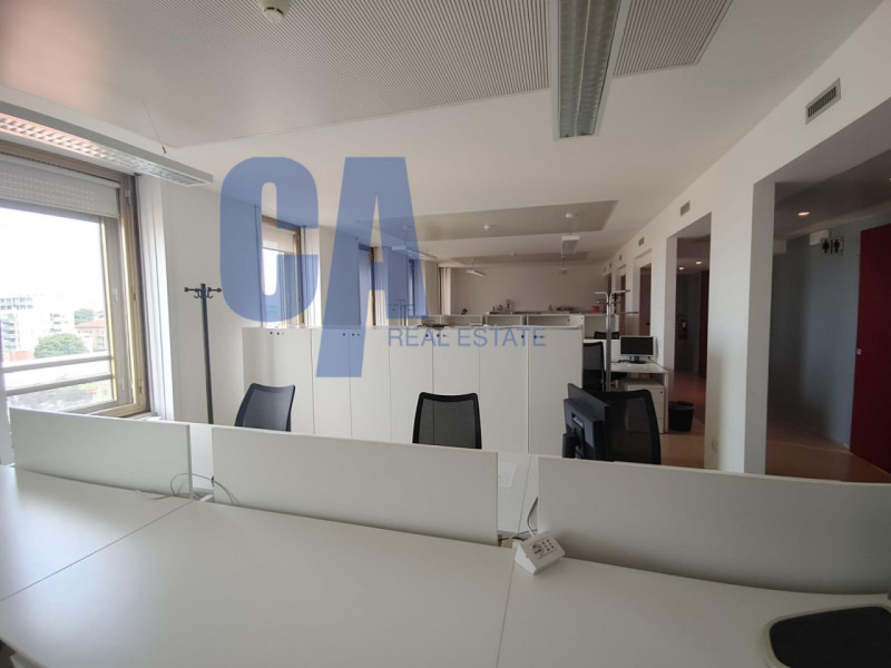 Immagine 3 di Ufficio in affitto  in PIAZZA MONTE TITANO a Milano