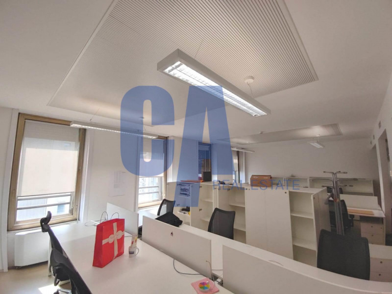 Immagine 8 di Ufficio in affitto  in PIAZZA MONTE TITANO a Milano