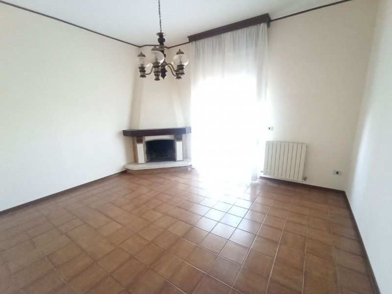 Immagine 4 di Appartamento in vendita  in Via Giuseppe Garibaldi a Castiglione Del Lago