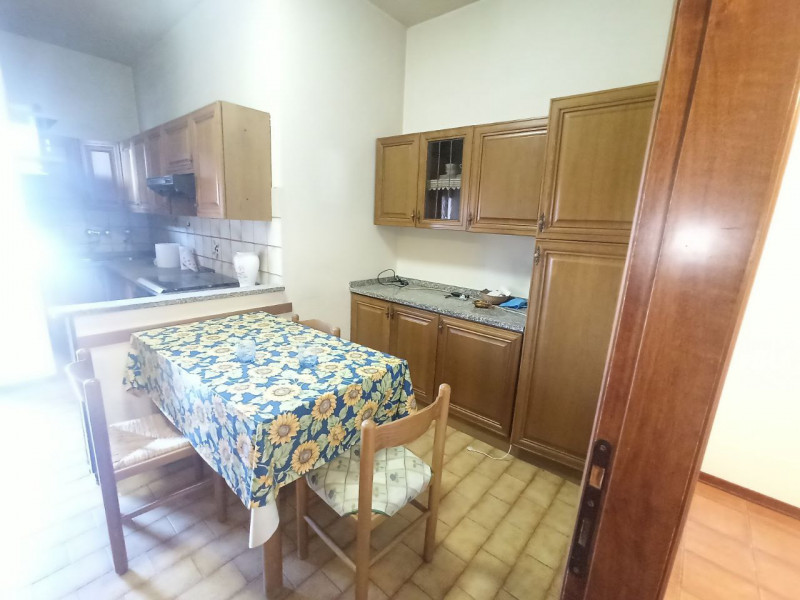 Immagine 9 di Appartamento in vendita  in Via Giuseppe Garibaldi a Castiglione Del Lago