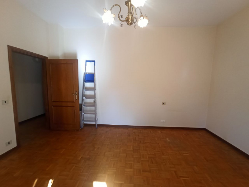 Immagine 15 di Appartamento in vendita  in Via Giuseppe Garibaldi a Castiglione Del Lago