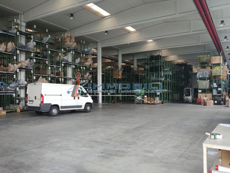 Immagine 2 di Laboratorio in affitto  in VIA STAFFORA a Opera