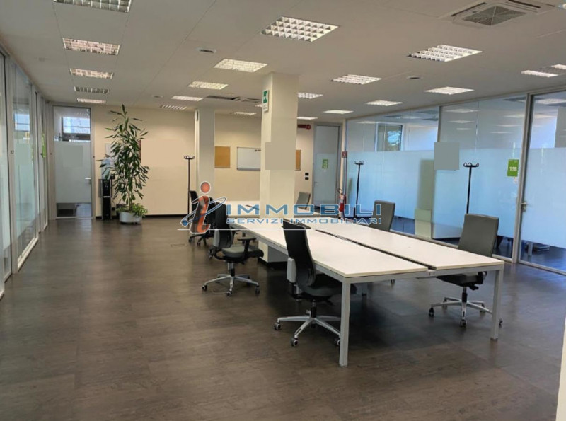 Immagine 1 di Ufficio in affitto  in VIA BARLETTA a Milano