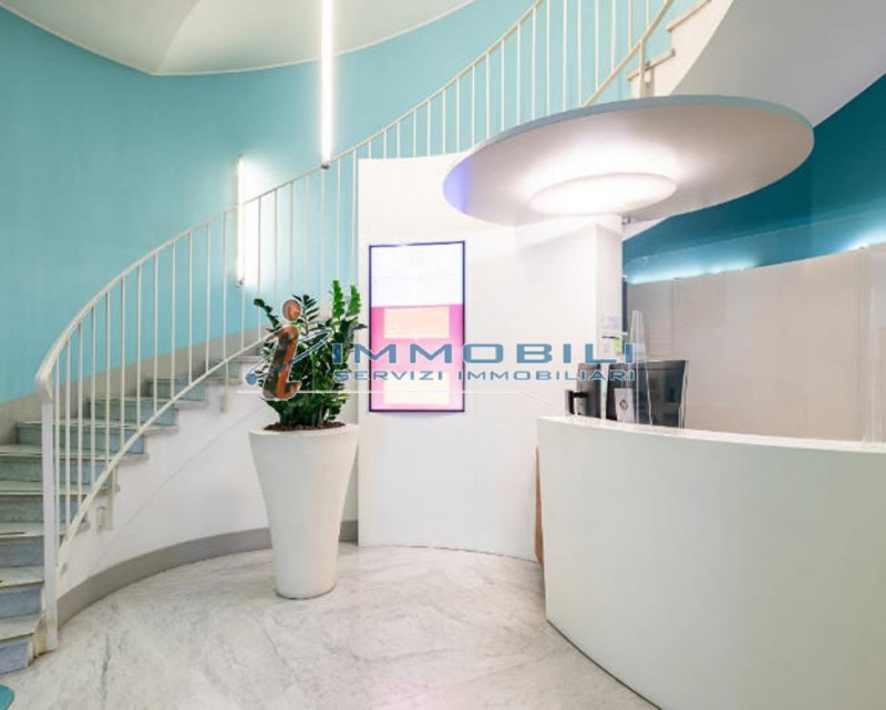 Immagine 3 di Ufficio in affitto  in VIA BARLETTA a Milano