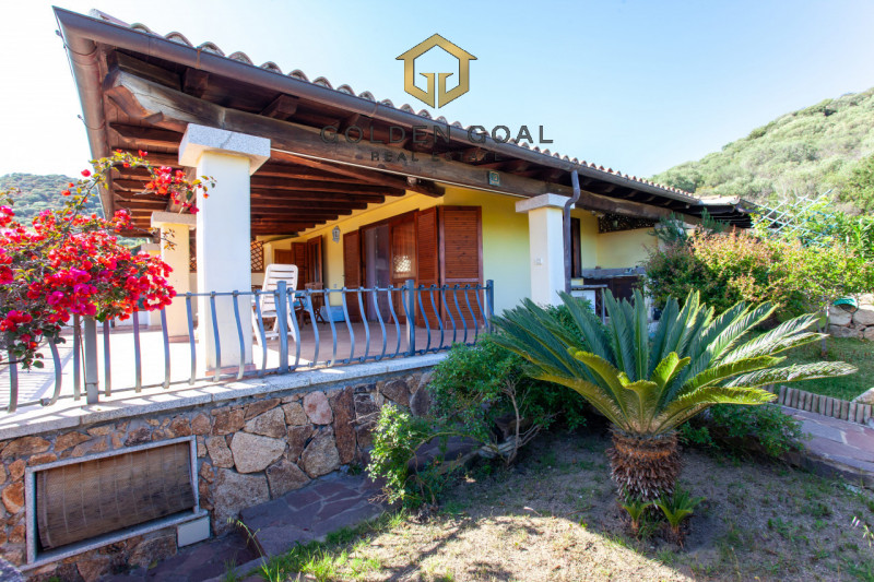 Immagine 5 di Villetta a schiera in vendita  in Via dei Giacinti a Budoni