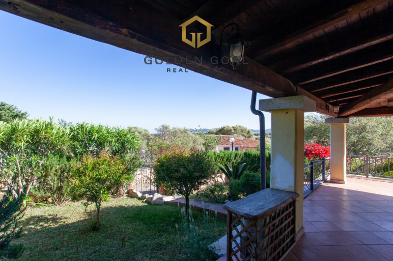 Immagine 24 di Villetta a schiera in vendita  in Via dei Giacinti a Budoni