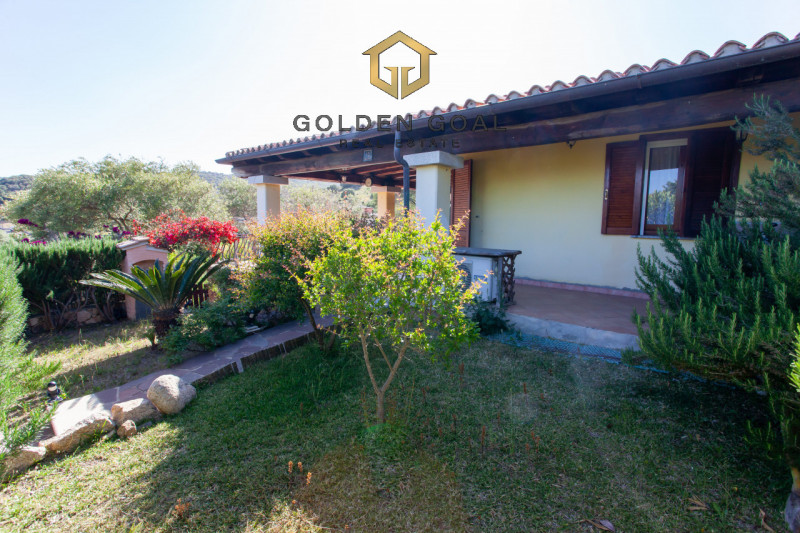 Immagine 25 di Villetta a schiera in vendita  in Via dei Giacinti a Budoni