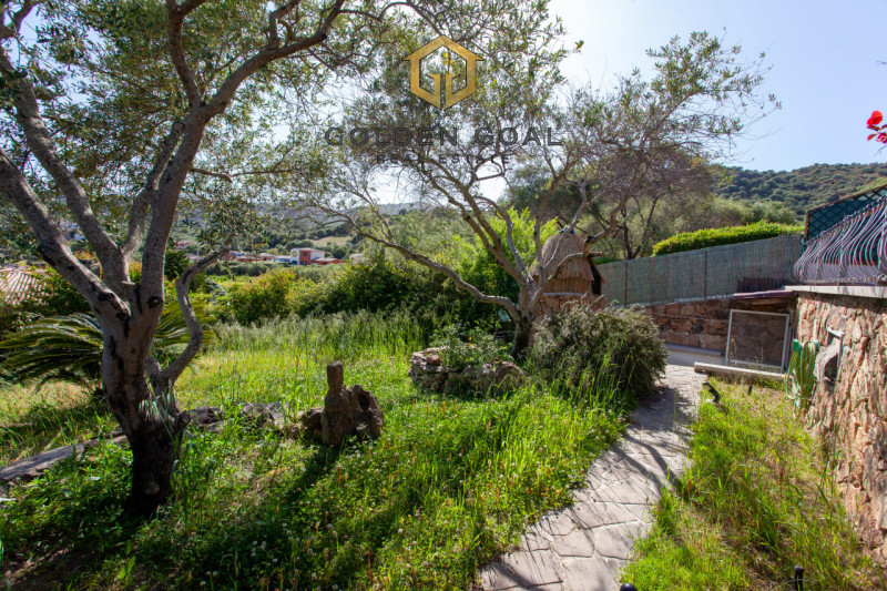 Immagine 27 di Villetta a schiera in vendita  in Via dei Giacinti a Budoni