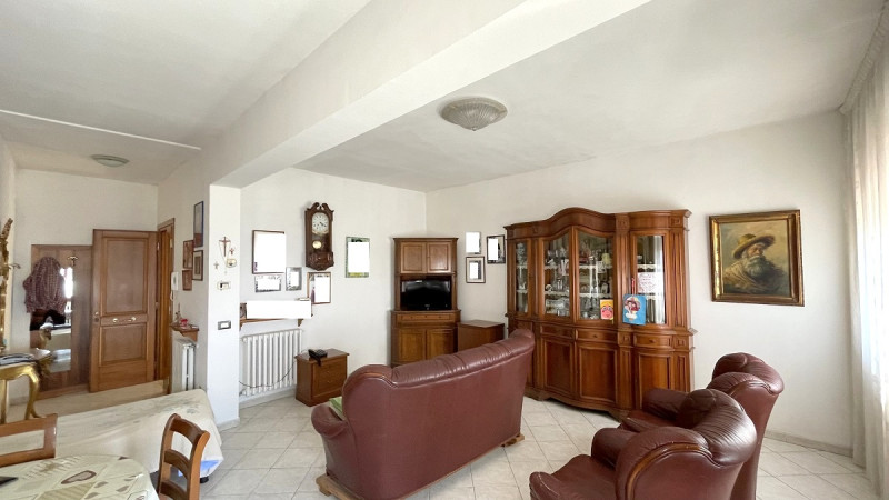 Immagine 10 di Appartamento in vendita  in Via Sottomarina a Chioggia