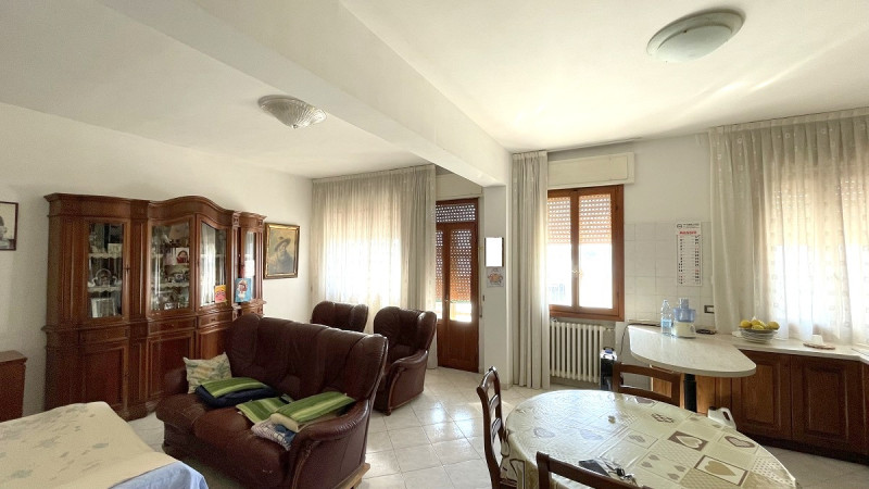 Immagine 13 di Appartamento in vendita  in Via Sottomarina a Chioggia