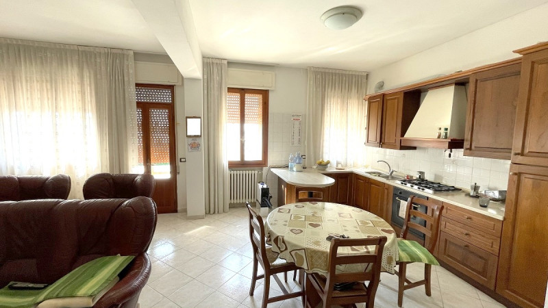 Immagine 14 di Appartamento in vendita  in Via Sottomarina a Chioggia