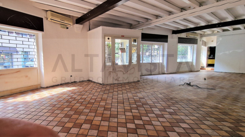 Immagine 8 di Negozio in affitto  in Via Santa Maria a Desenzano Del Garda