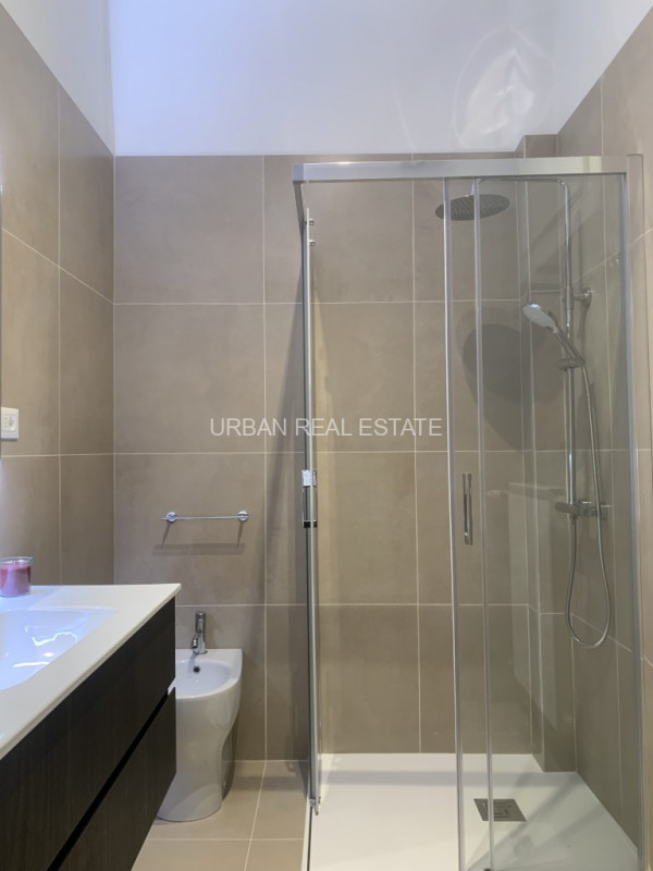 Immagine 15 di Appartamento in affitto  in Viale Miramare 37 a Trieste