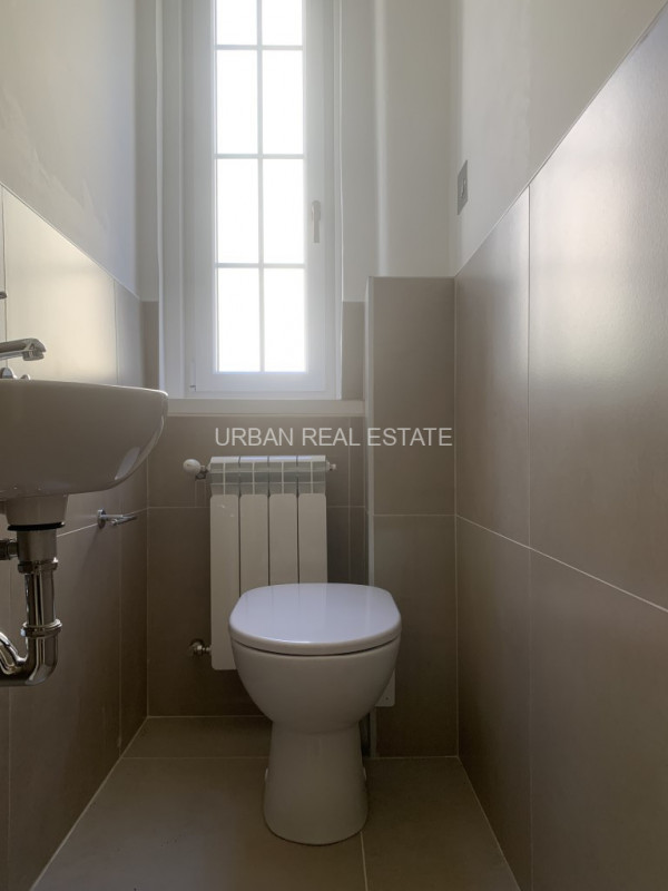 Immagine 16 di Appartamento in affitto  in Viale Miramare 37 a Trieste