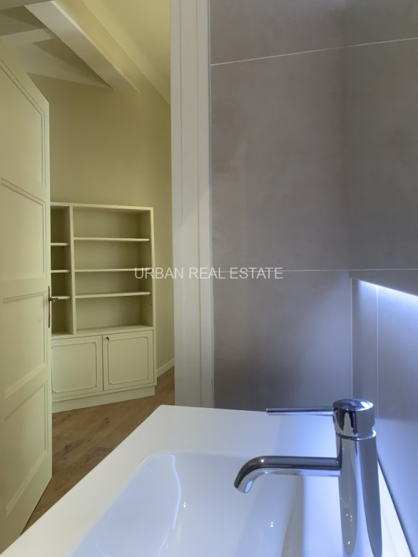 Immagine 25 di Appartamento in affitto  in Viale Miramare 37 a Trieste