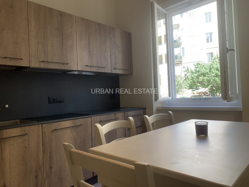 Immagine 31 di Appartamento in affitto  in Viale Miramare 37 a Trieste