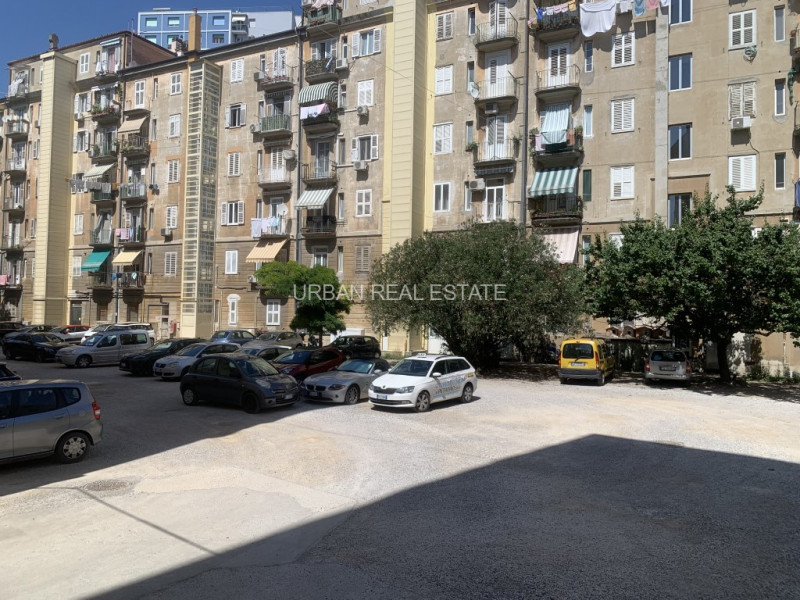 Immagine 33 di Appartamento in affitto  in Viale Miramare 37 a Trieste