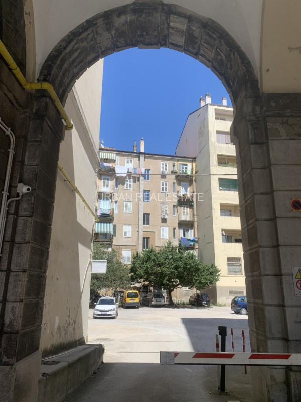 Immagine 34 di Appartamento in affitto  in Viale Miramare 37 a Trieste