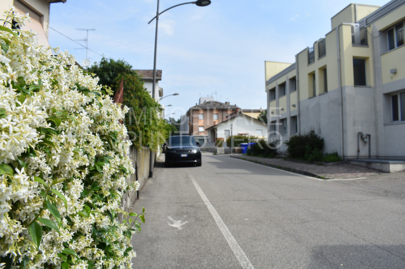 Immagine 31 di Appartamento in vendita  in Via Martiri della Libertà a Medesano