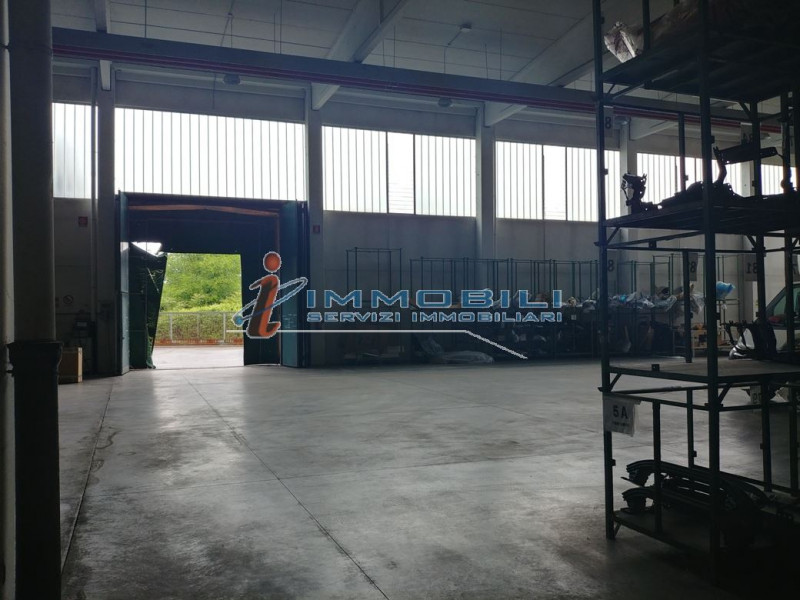 Immagine 11 di Laboratorio in vendita  in VIA STAFFORA a Opera