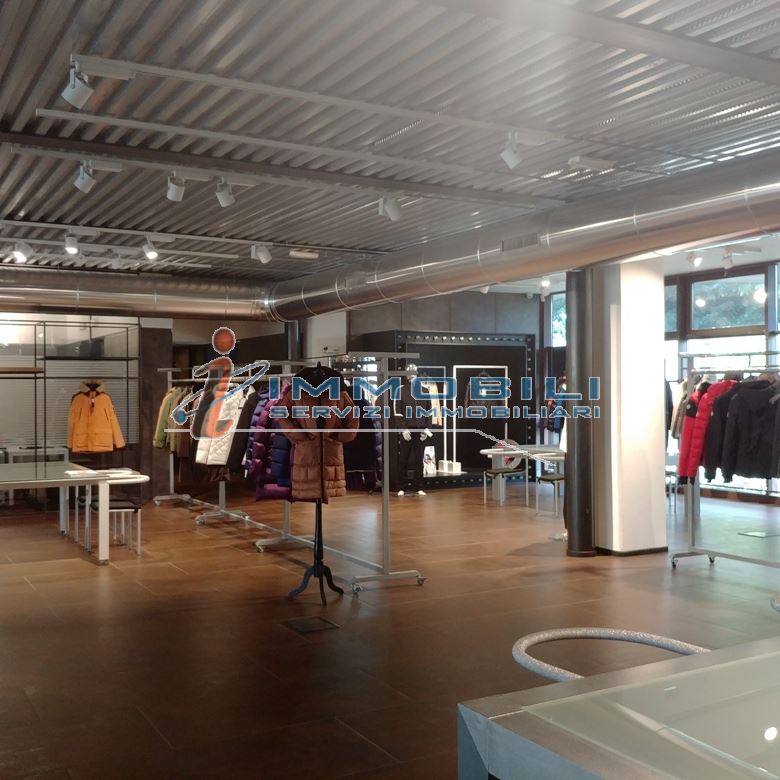 Immagine 12 di Laboratorio in vendita  in VIA CANDIANI GIUSEPPE a Milano