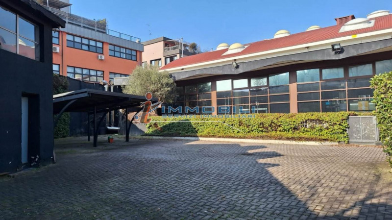 Immagine 24 di Laboratorio in vendita  in VIA CANDIANI GIUSEPPE a Milano