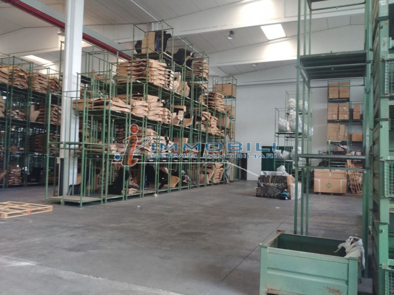 Immagine 1 di Attività commerciale in vendita  in VIA STAFFORA a Opera