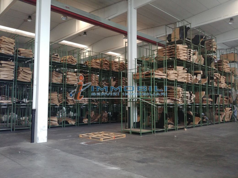 Immagine 5 di Attività commerciale in vendita  in VIA STAFFORA a Opera