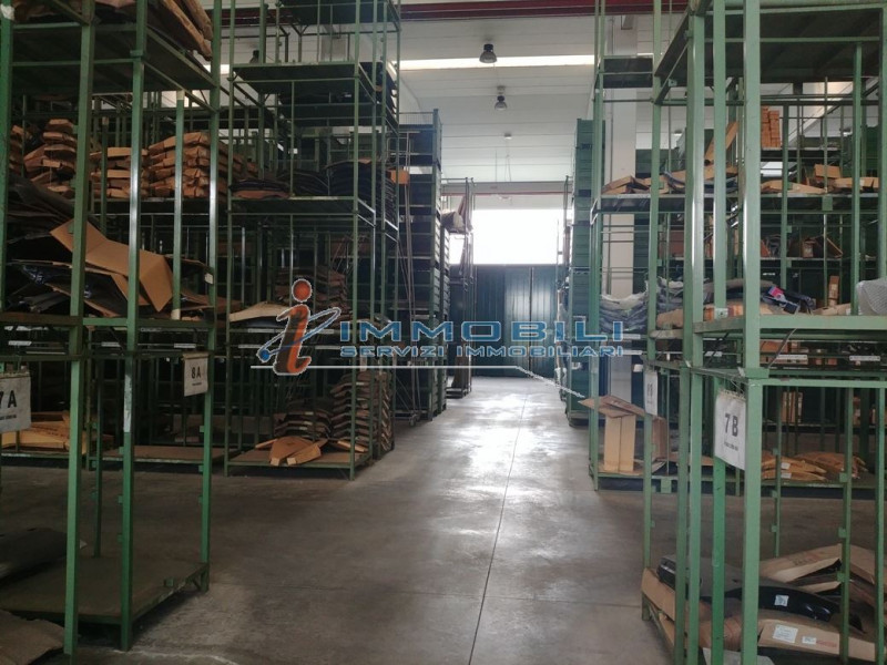 Immagine 12 di Attività commerciale in vendita  in VIA STAFFORA a Opera