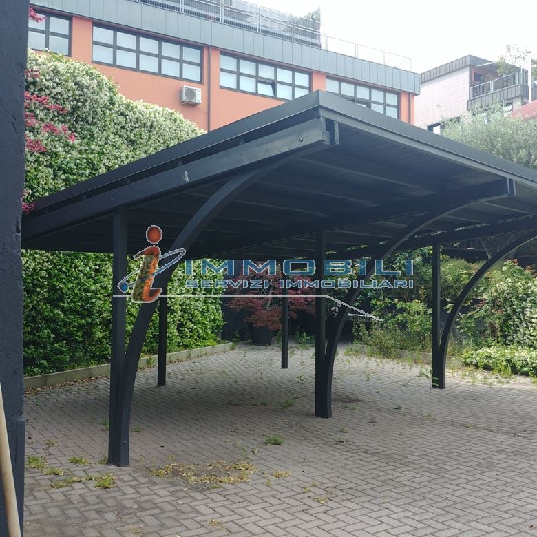 Immagine 23 di Attività commerciale in vendita  in VIA CANDIANI GIUSEPPE a Milano