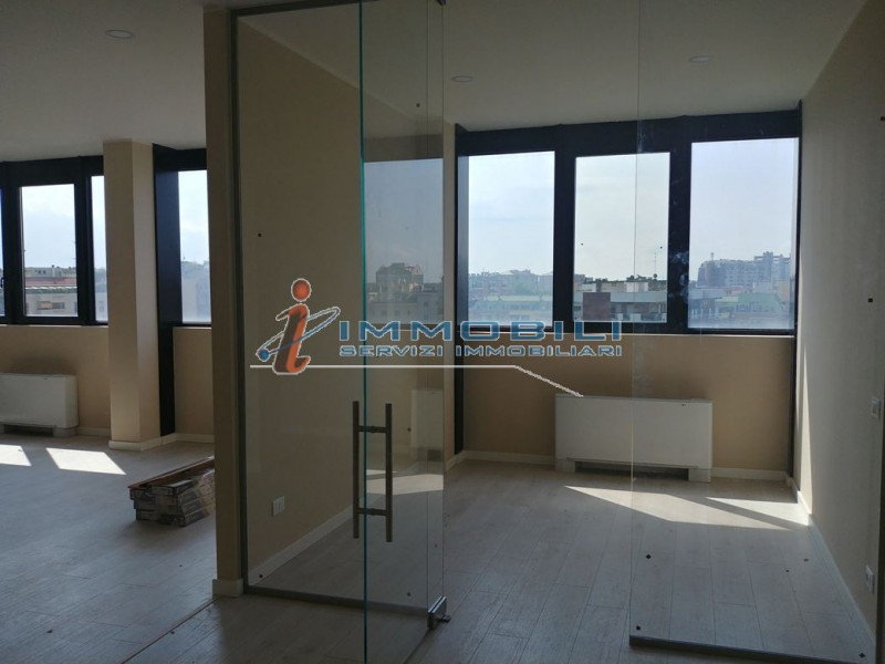 Immagine 2 di Attività commerciale in vendita  in VIA MUZIO ATTENDOLO SFORZA a Milano