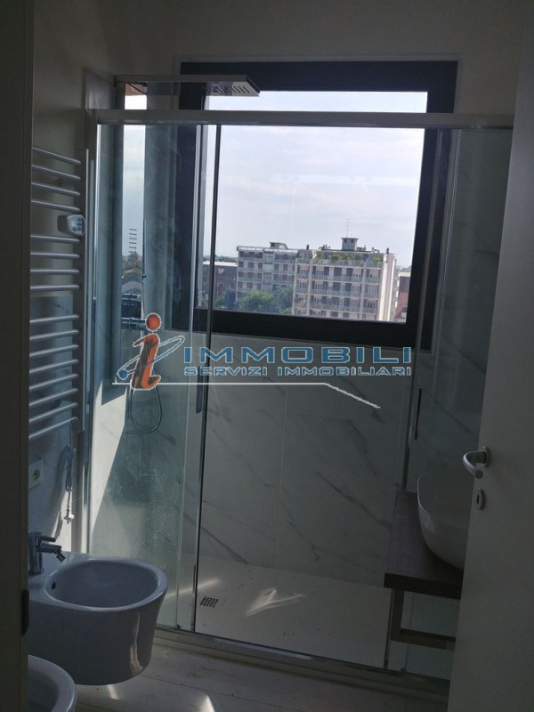 Immagine 18 di Attività commerciale in vendita  in VIA MUZIO ATTENDOLO SFORZA a Milano