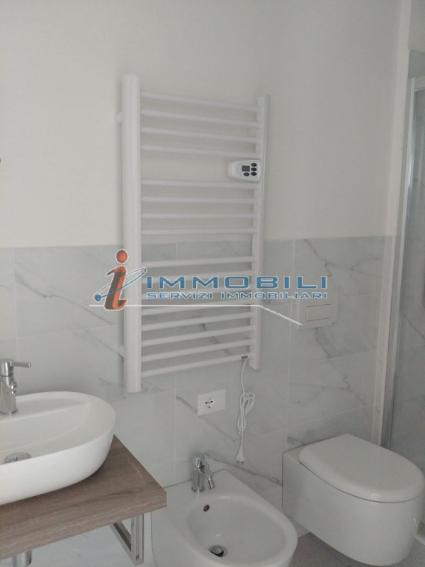 Immagine 19 di Attività commerciale in vendita  in VIA MUZIO ATTENDOLO SFORZA a Milano