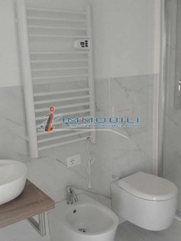 Immagine 24 di Attività commerciale in vendita  in VIA MUZIO ATTENDOLO SFORZA a Milano