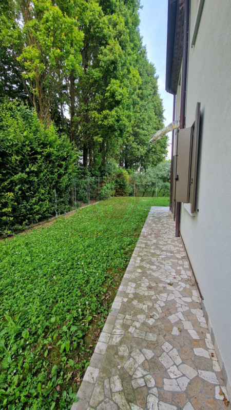 Immagine 5 di Casa bifamiliare in vendita  in Via Bassa III a Campodarsego