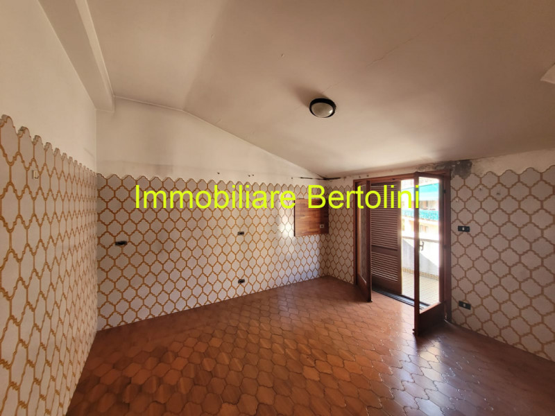 Immagine 4 di Casa indipendente in vendita  in Vittorio Emanuele lato mare a Bordighera