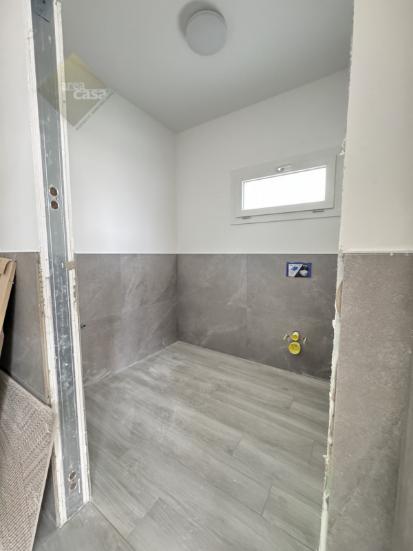 Immagine 2 di Laboratorio in vendita  in Via Carducci 6 a Rossano Veneto