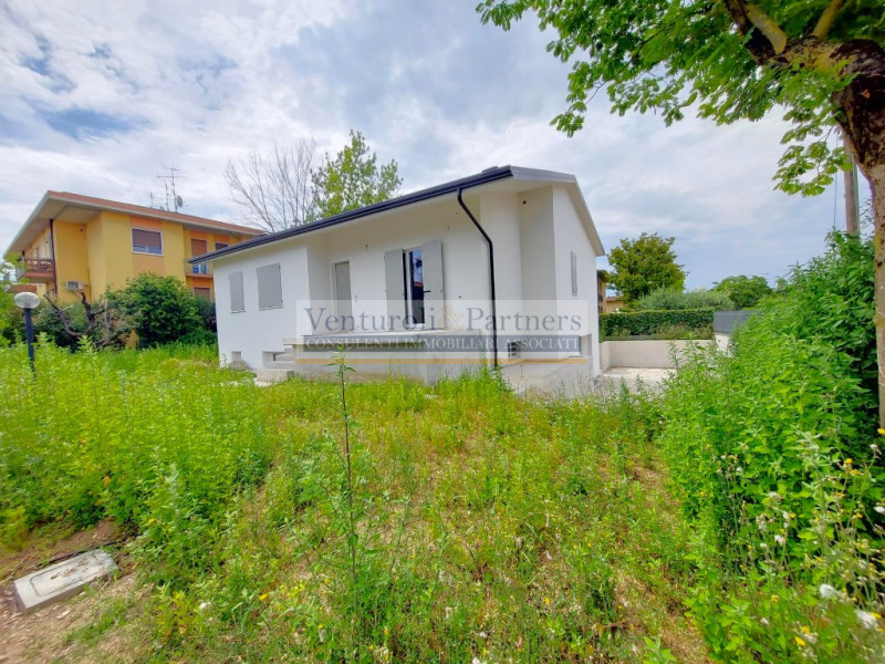 Immagine 26 di Villa in vendita  in la famiglia a Lonato del Garda