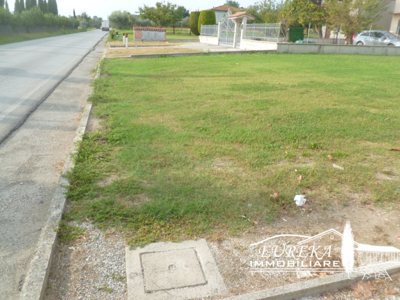 Immagine 4 di Terreno in vendita  in Via Roma, Castiglione del lago a Castiglione Del Lago
