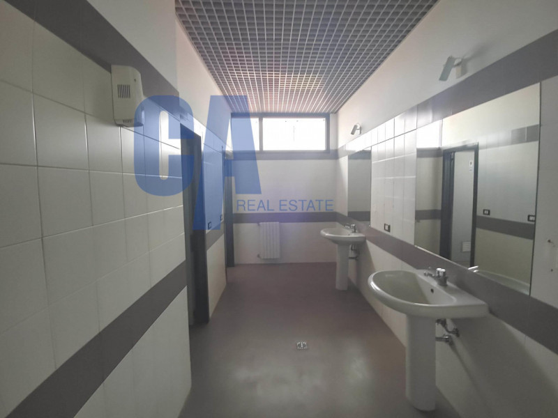 Immagine 18 di Ufficio in affitto  in VIA BOVISASCA a Milano