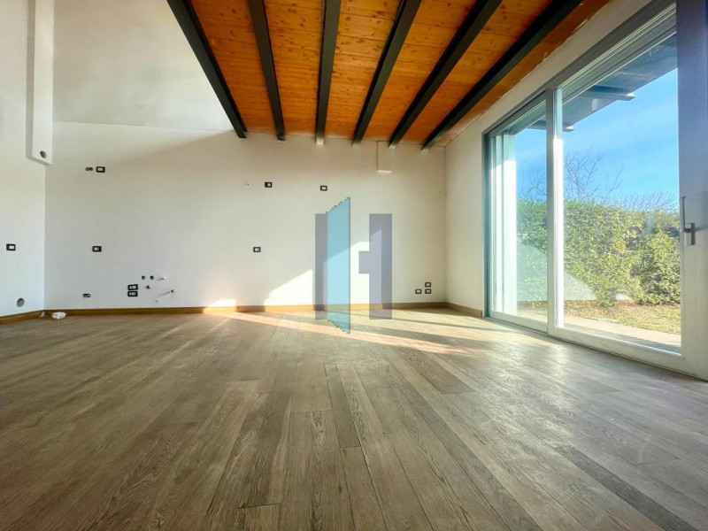 Immagine 2 di Villetta a schiera in vendita  in Via San Benedetto a Brescia